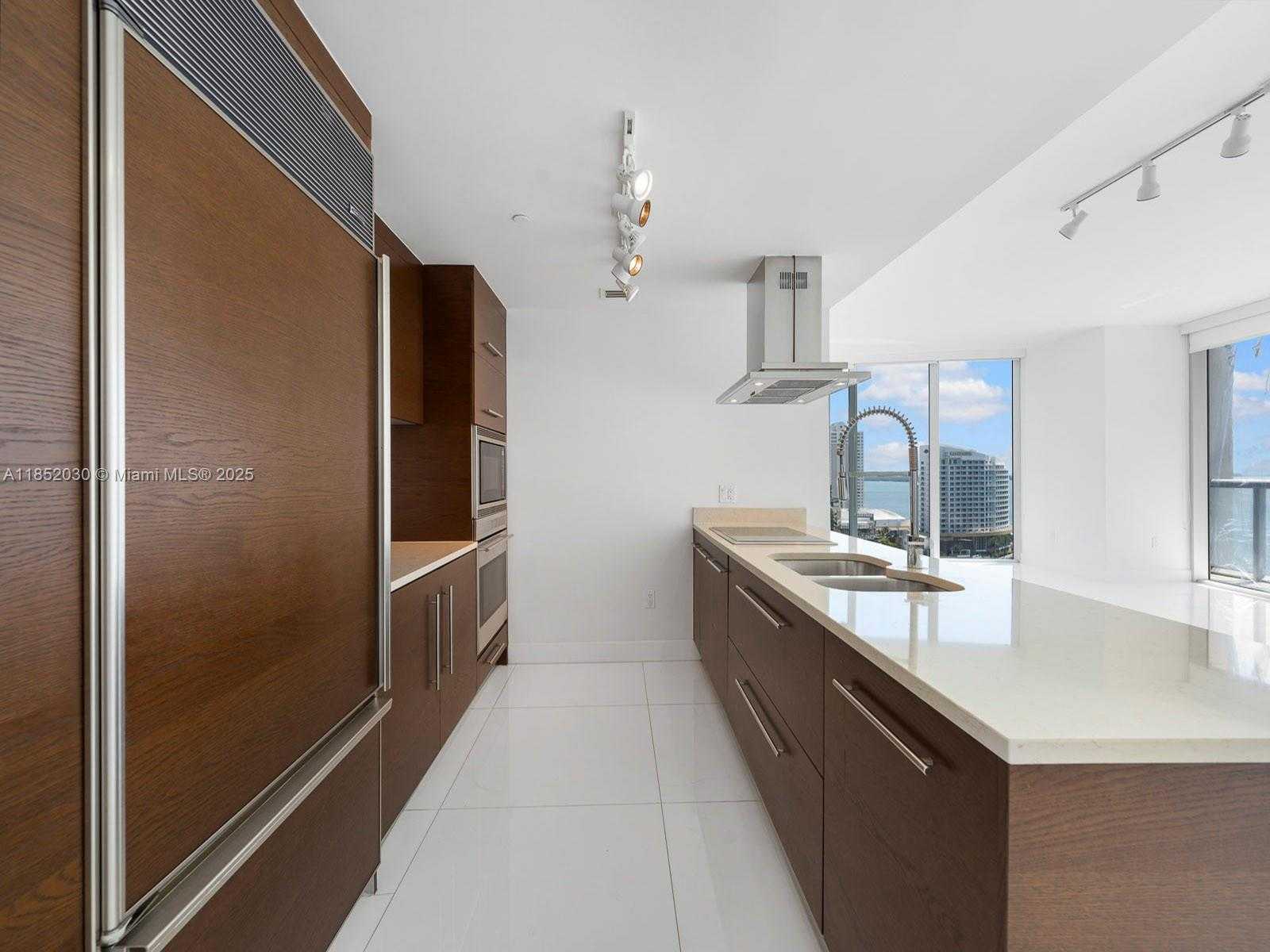 Small Image of 495 BRICKELL AVE #1801, Miami Number 9