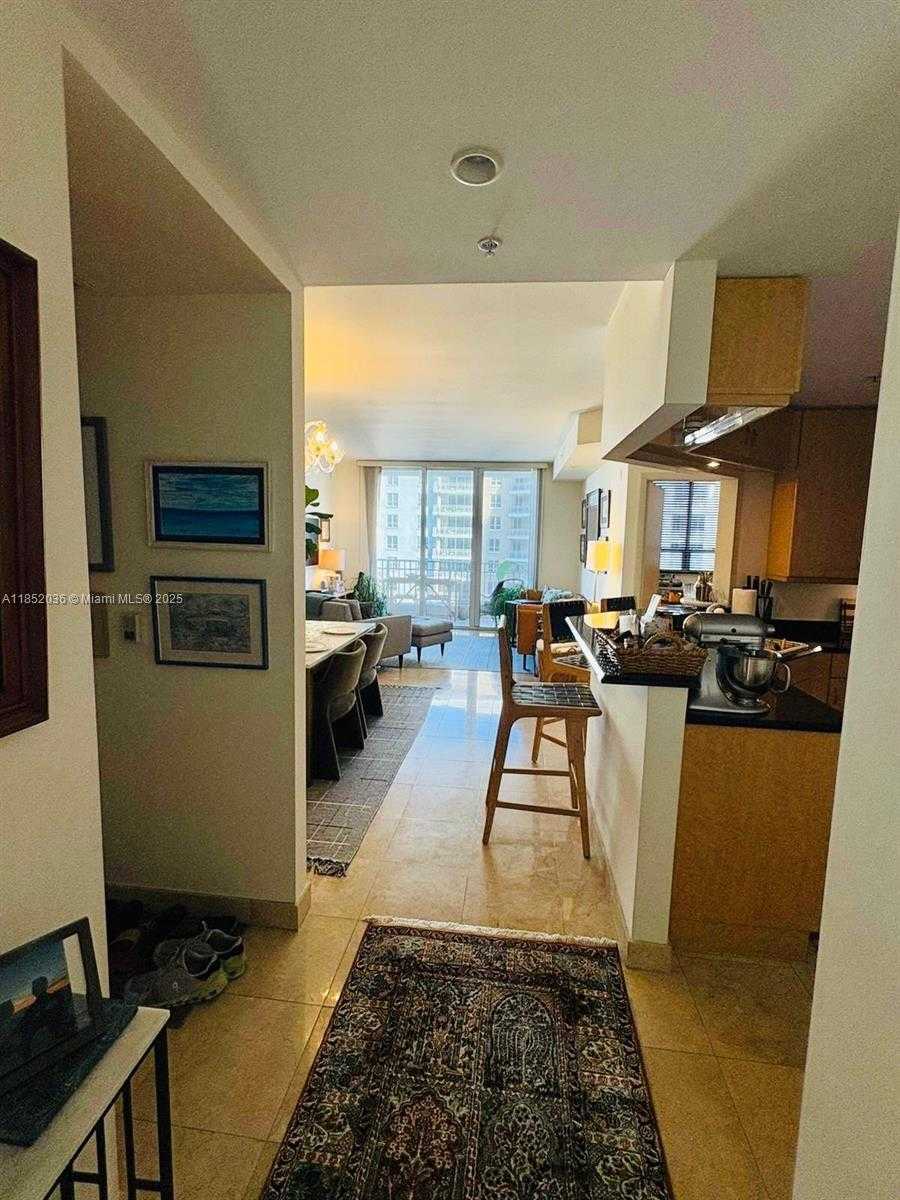 Small Image of 801 BRICKELL KEY BLVD #2207, Miami Number 3