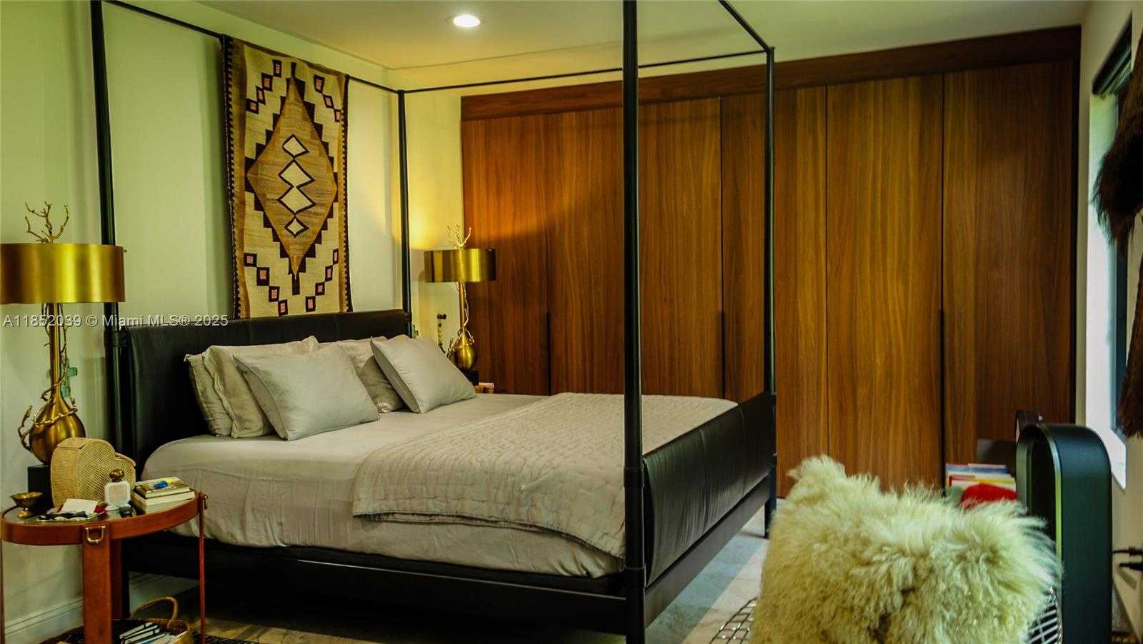 Small Image of 10700 OLD CUTLER RD, Coral Gables Number 11