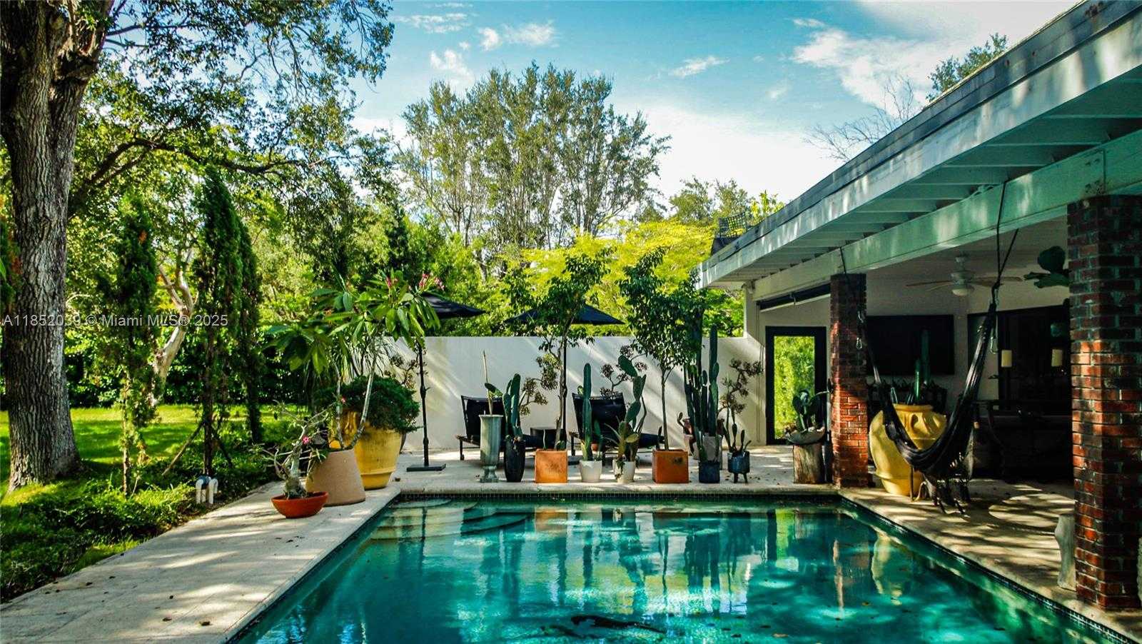 Small Image of 10700 OLD CUTLER RD, Coral Gables Number 15