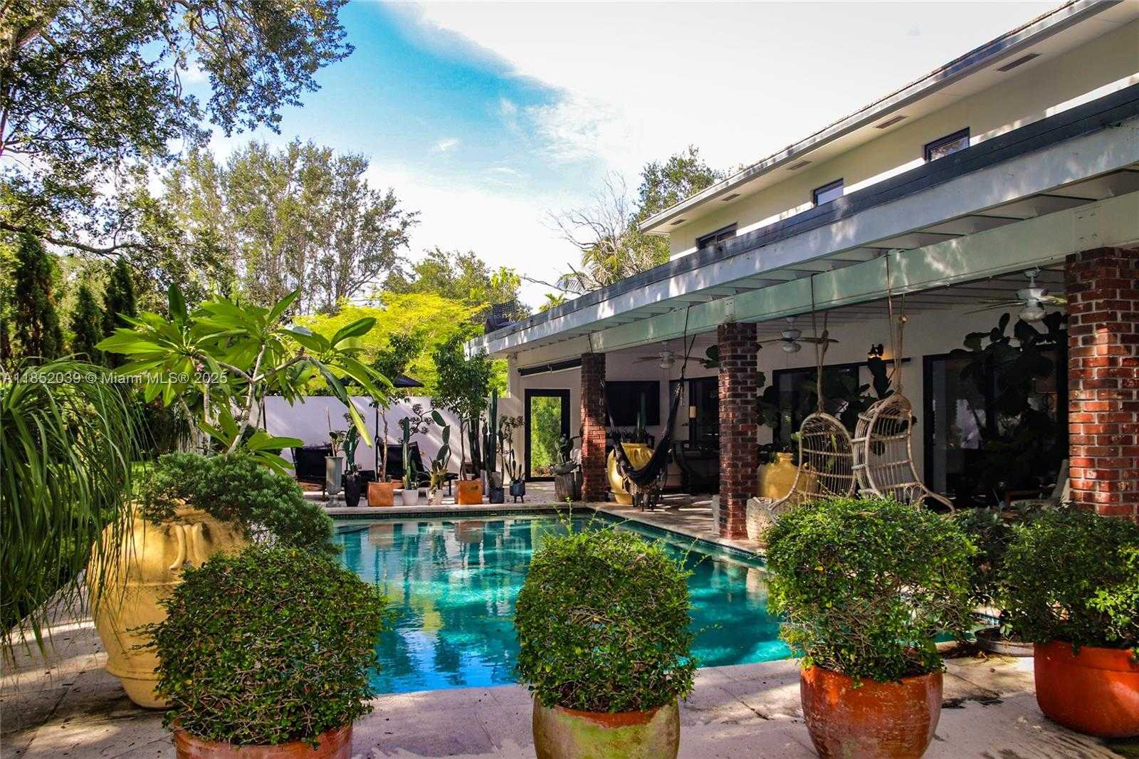 Small Image of 10700 OLD CUTLER RD, Coral Gables Number 18