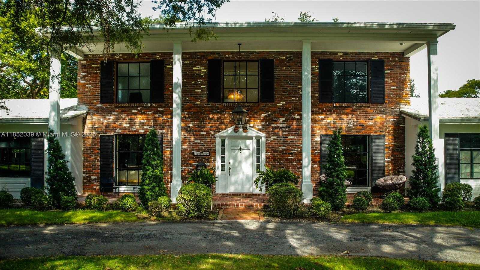 Small Image of 10700 OLD CUTLER RD, Coral Gables Number 2