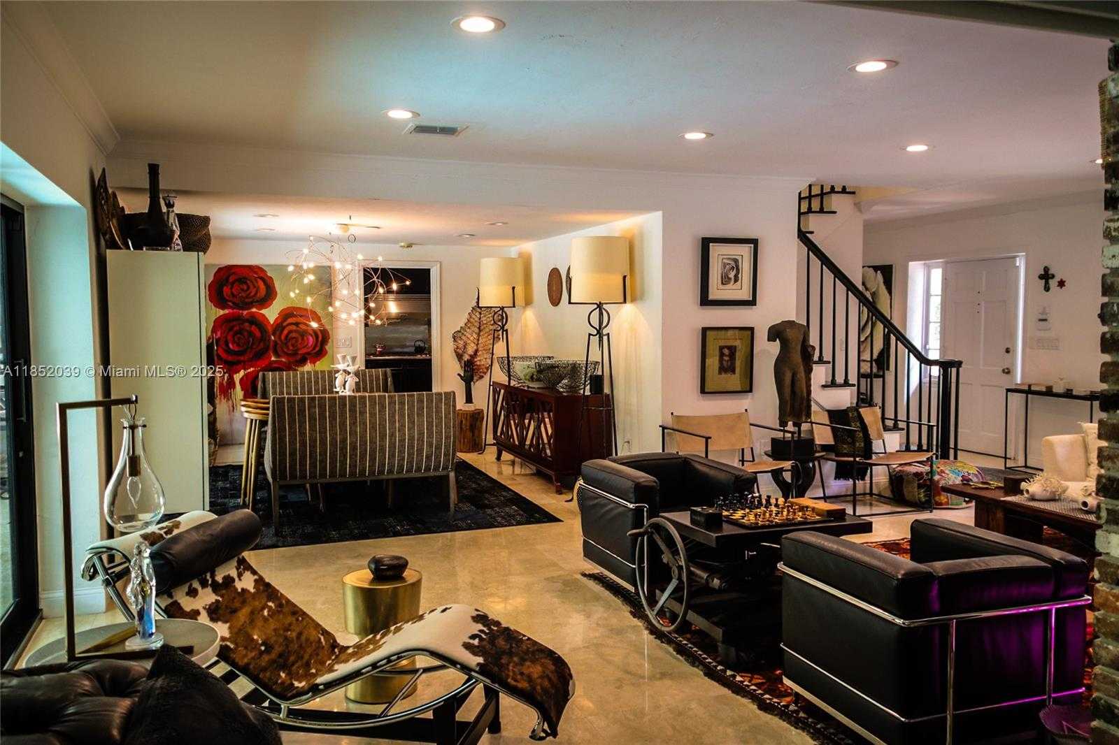 Small Image of 10700 OLD CUTLER RD, Coral Gables Number 6