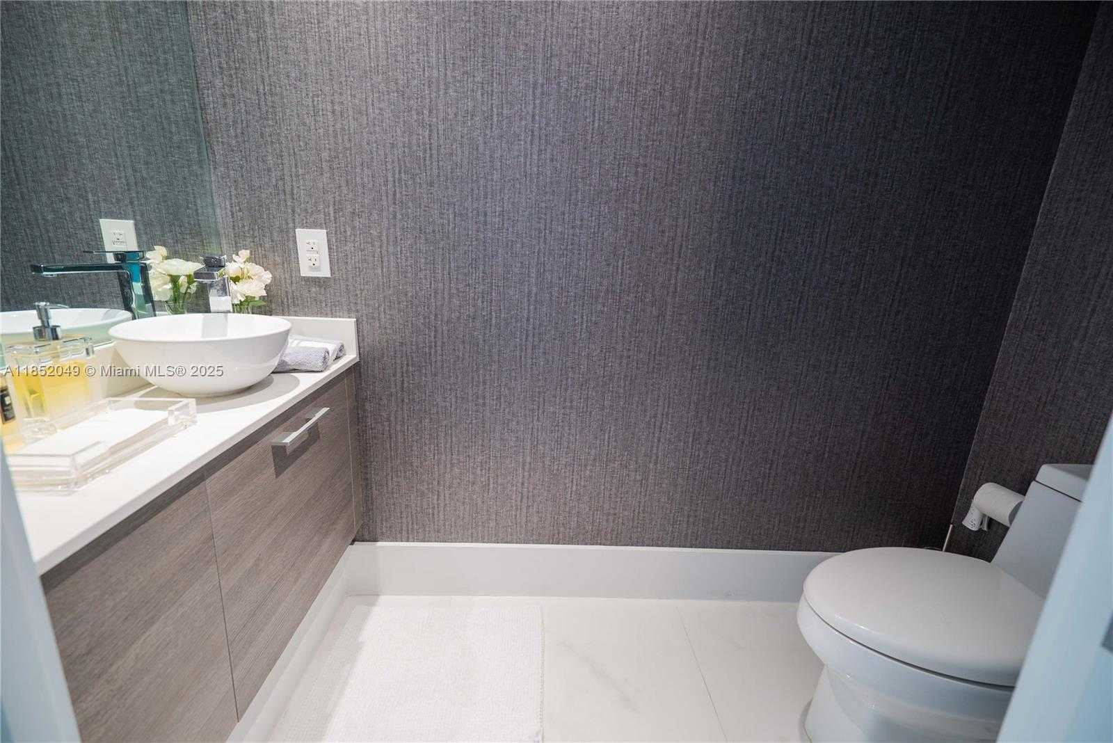 Small Image of 650 NORTH EAST 32ND ST #1701, Miami Number 14