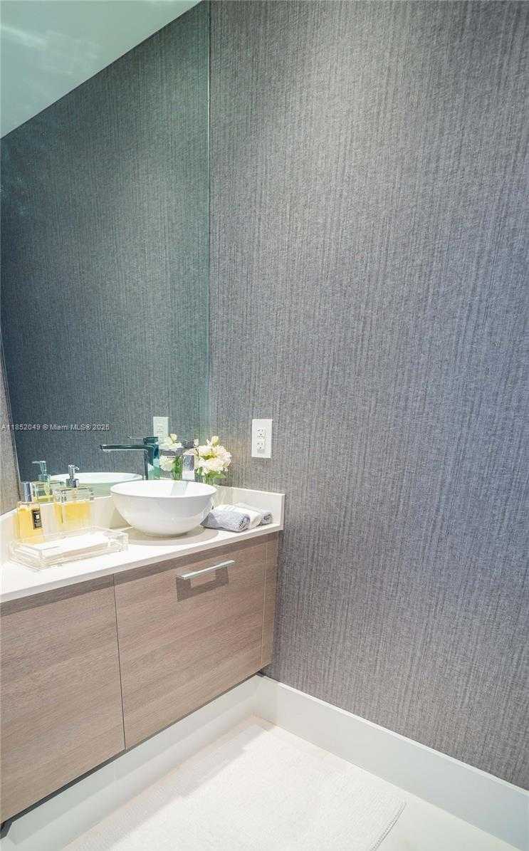 Small Image of 650 NORTH EAST 32ND ST #1701, Miami Number 15