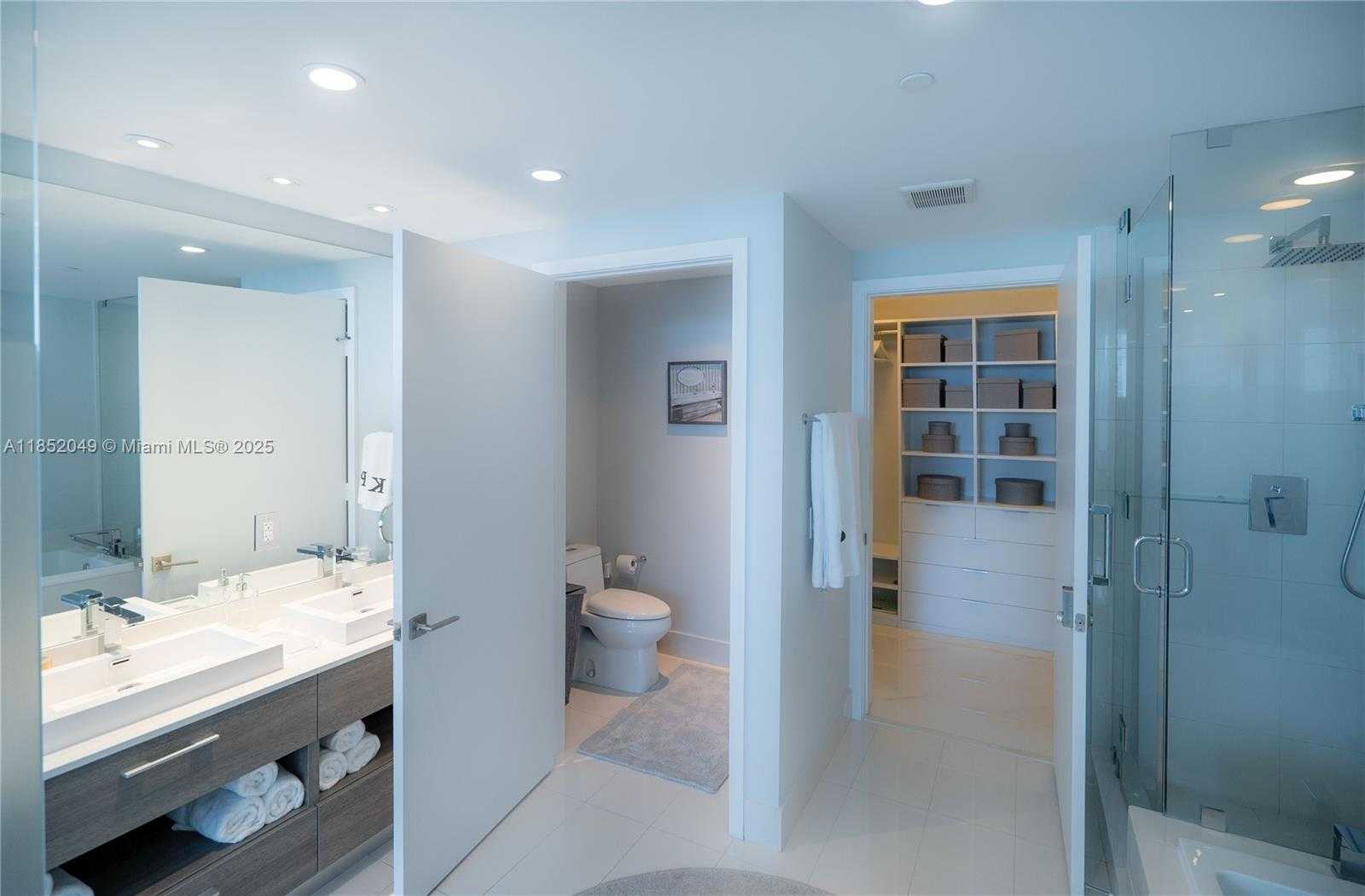 Small Image of 650 NORTH EAST 32ND ST #1701, Miami Number 23