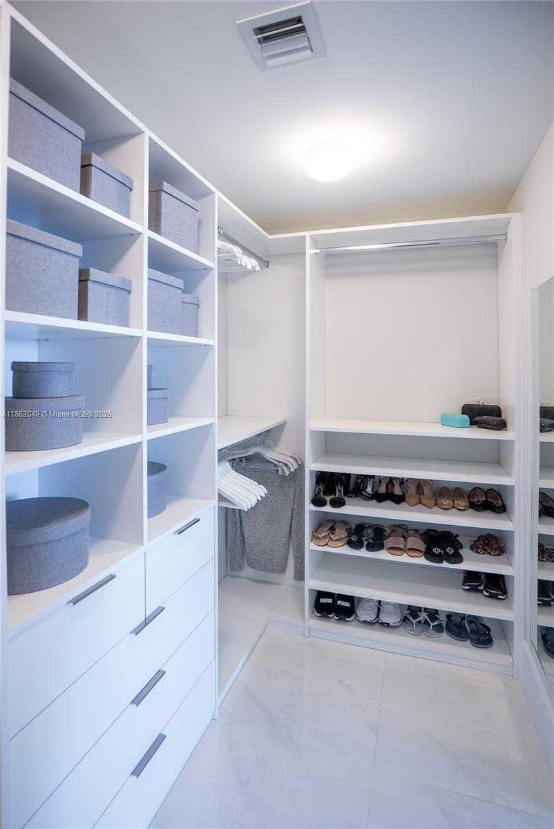 Small Image of 650 NORTH EAST 32ND ST #1701, Miami Number 25