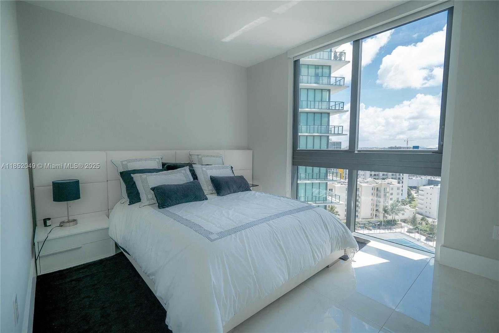 Small Image of 650 NORTH EAST 32ND ST #1701, Miami Number 27