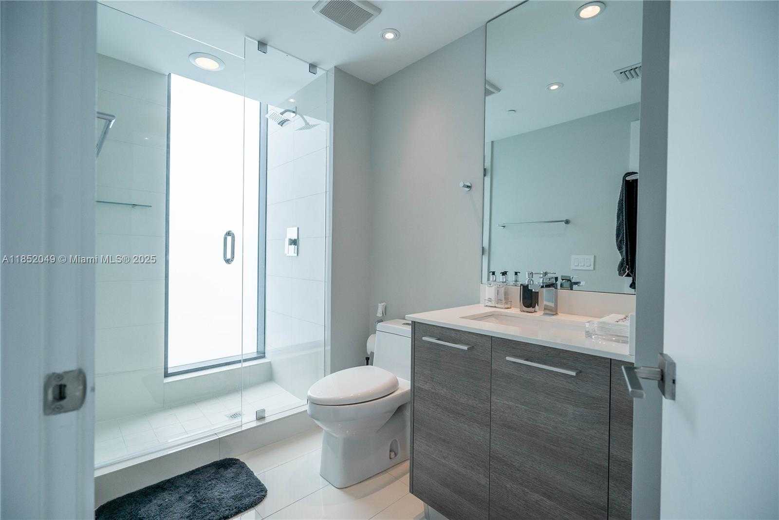 Small Image of 650 NORTH EAST 32ND ST #1701, Miami Number 29