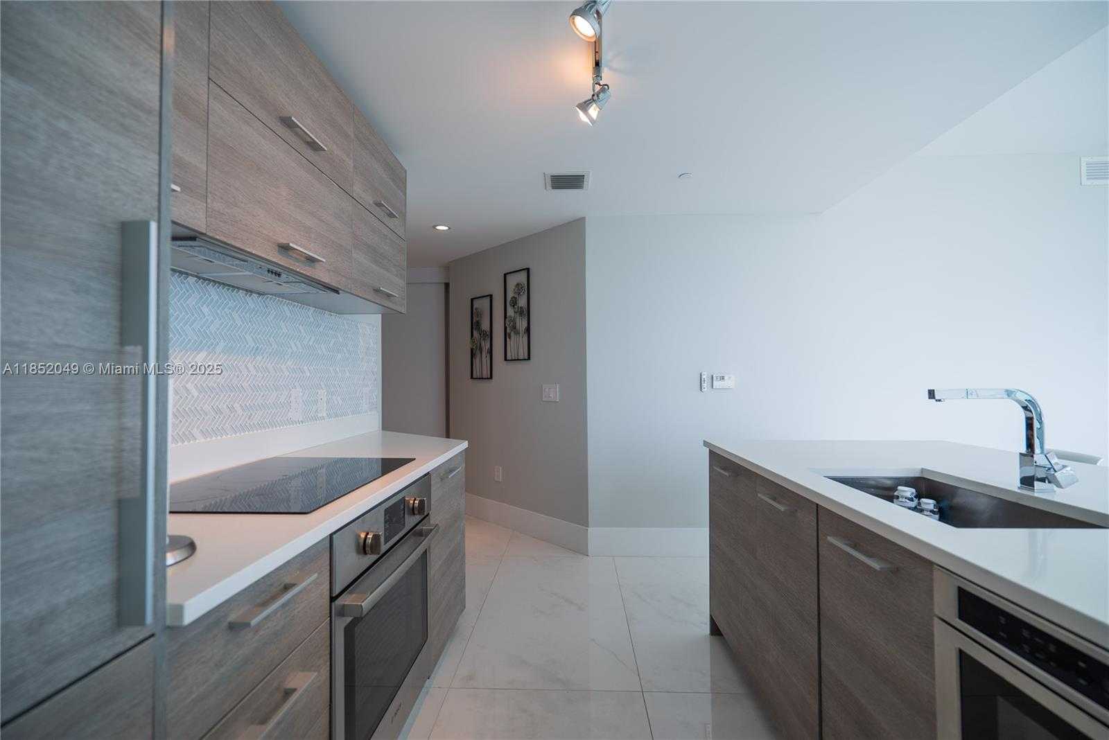 Small Image of 650 NORTH EAST 32ND ST #1701, Miami Number 4