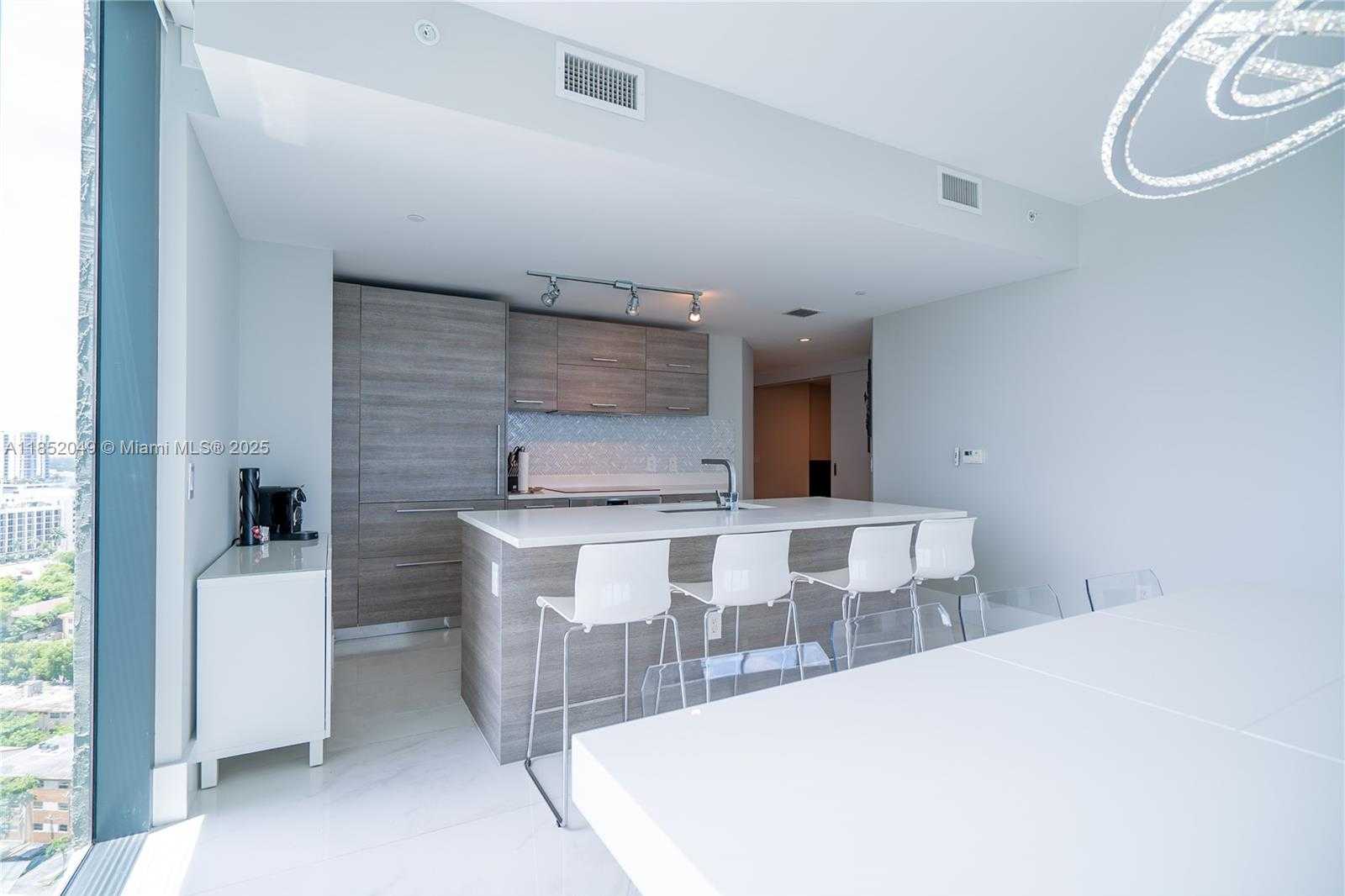 Small Image of 650 NORTH EAST 32ND ST #1701, Miami Number 5