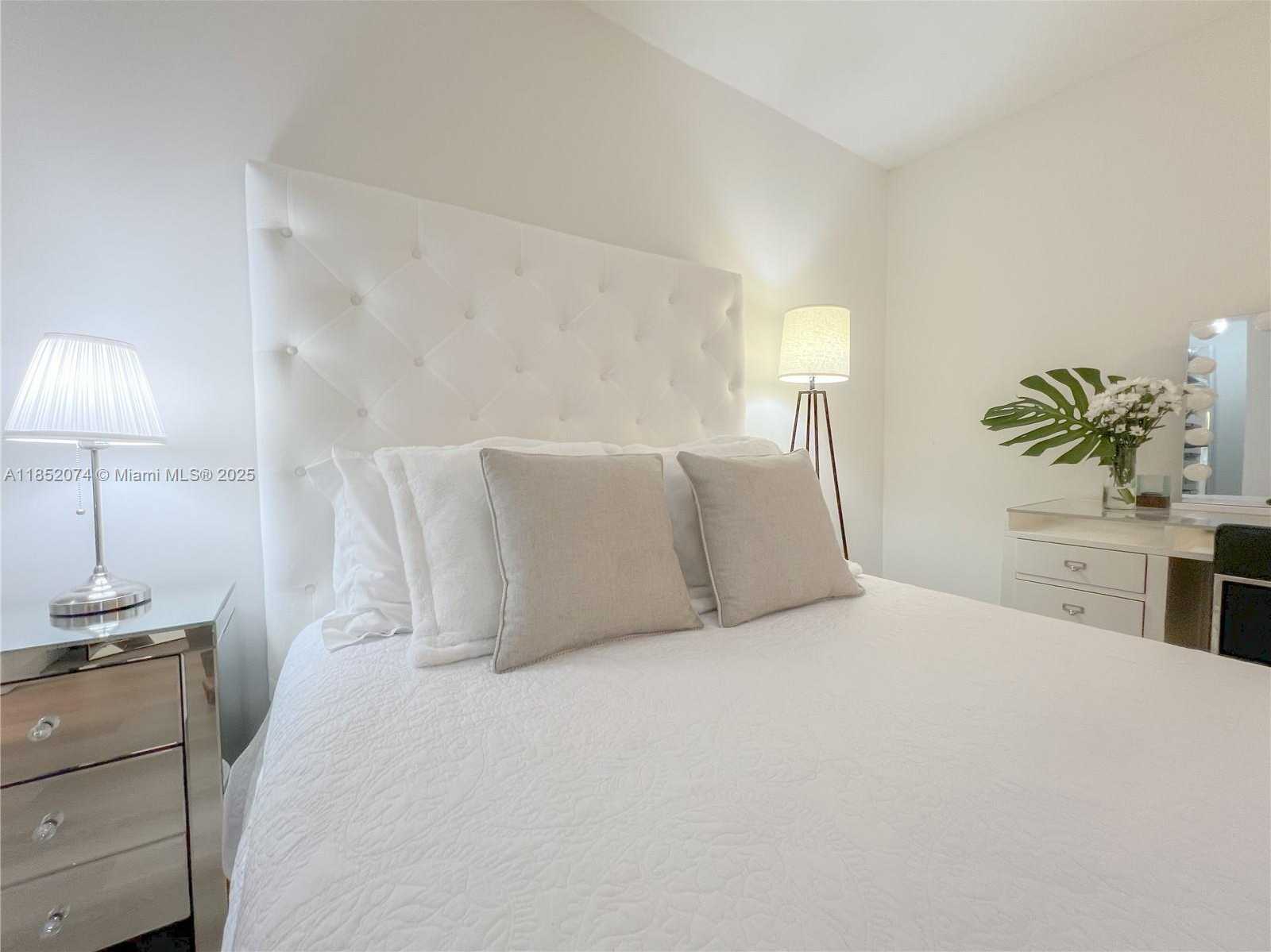 Small Image of 101 CRANDON BLVD #170, Key Biscayne Number 14