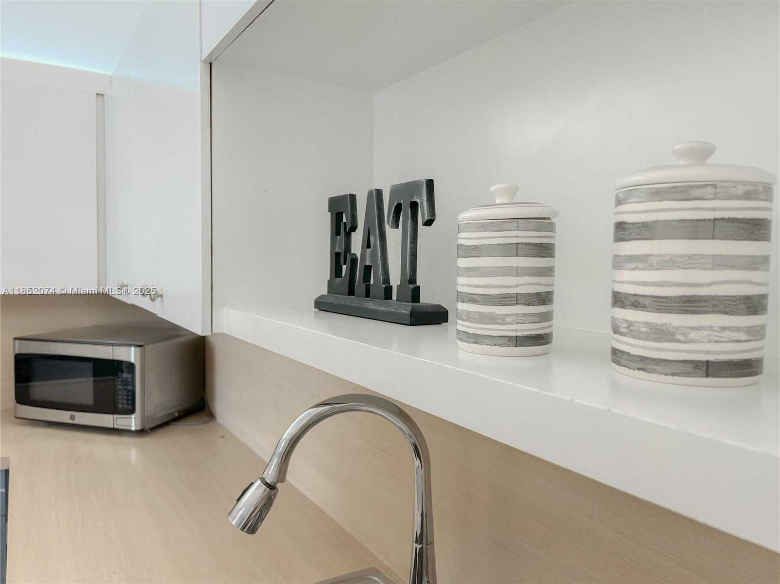 Small Image of 101 CRANDON BLVD #170, Key Biscayne Number 20