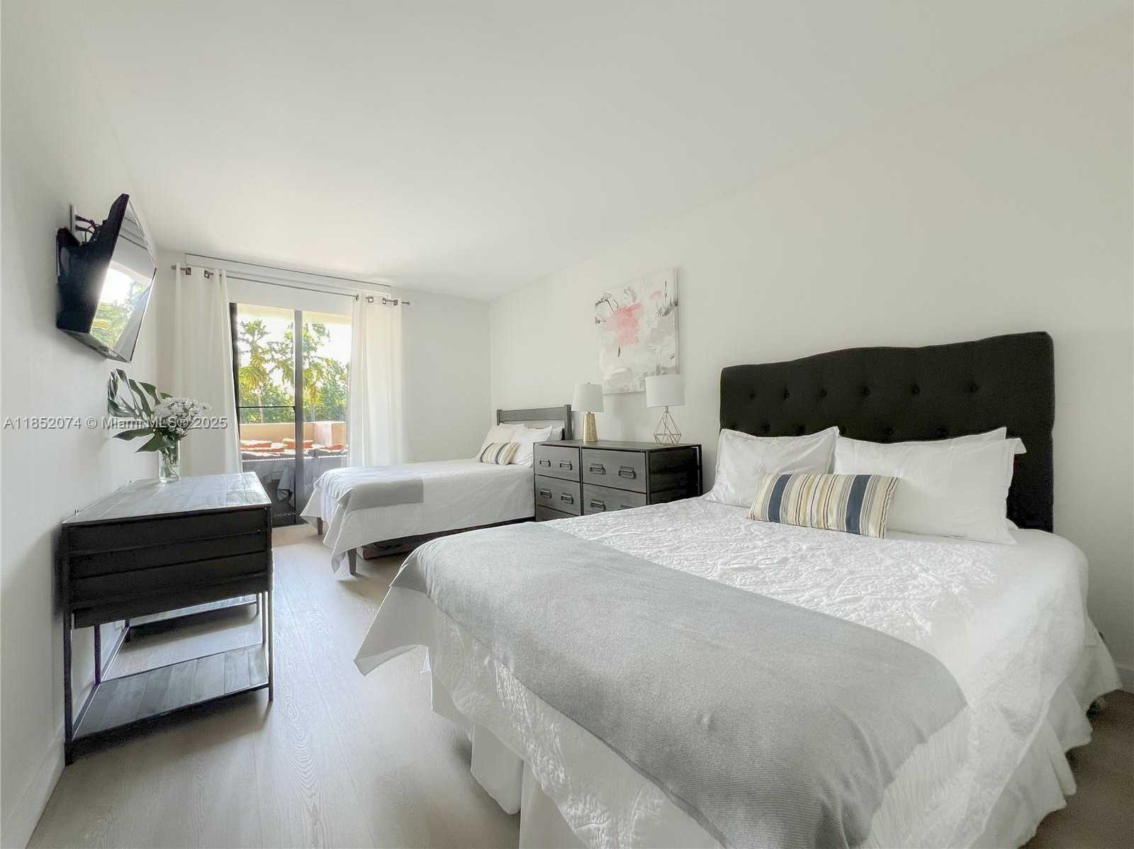Small Image of 101 CRANDON BLVD #170, Key Biscayne Number 21