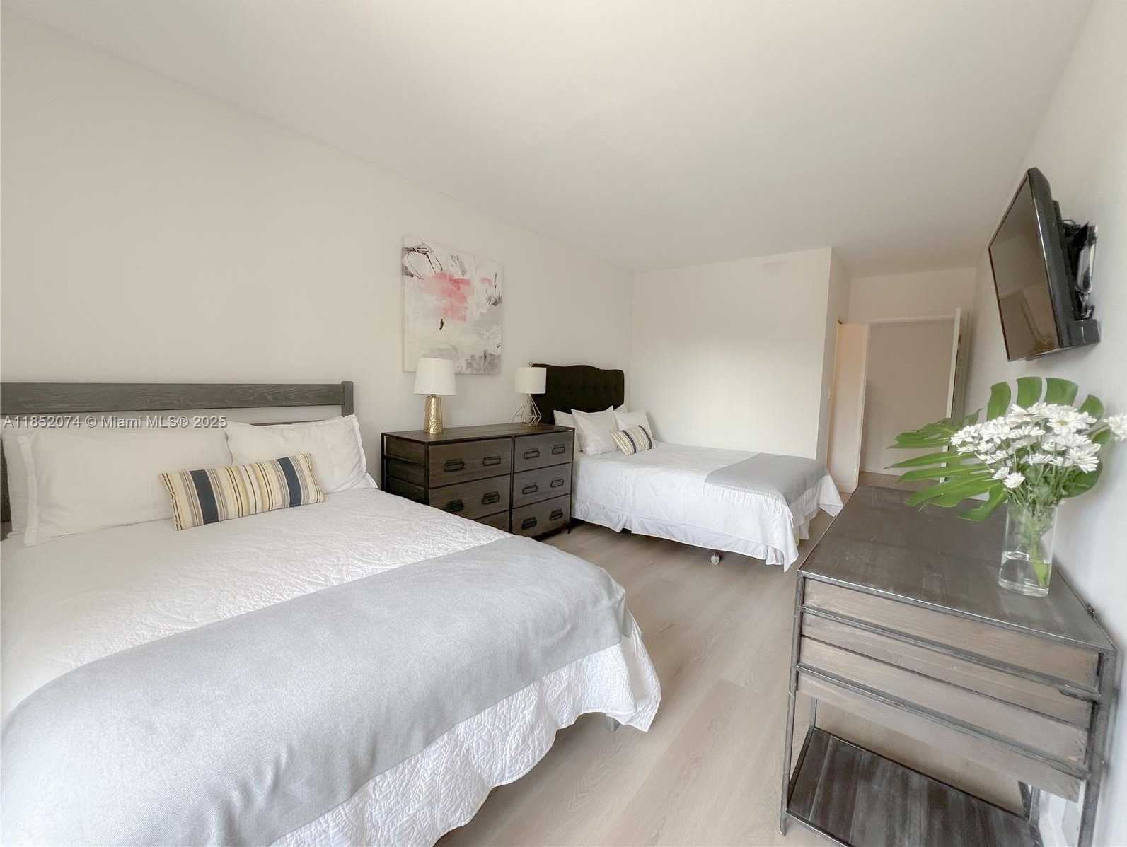 Small Image of 101 CRANDON BLVD #170, Key Biscayne Number 22