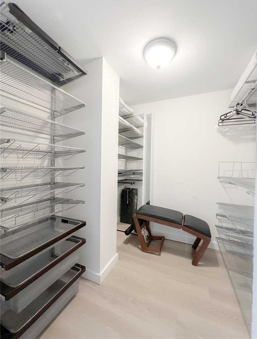Small Image of 101 CRANDON BLVD #170, Key Biscayne Number 24