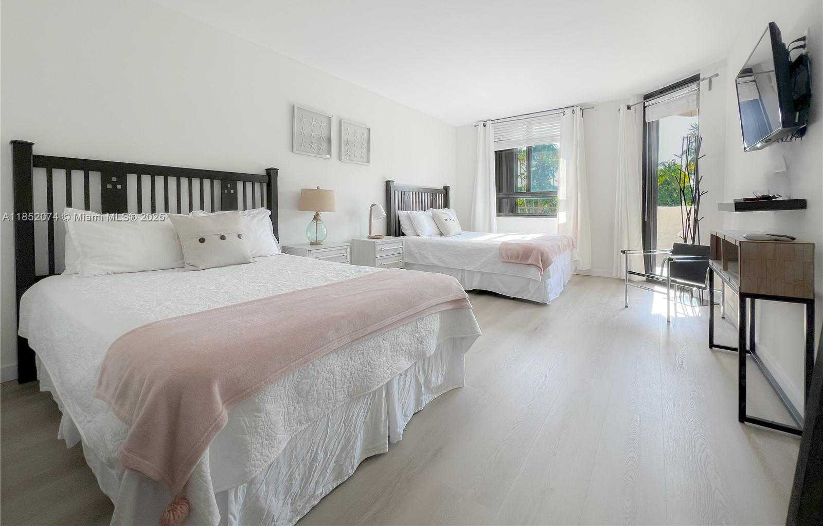 Small Image of 101 CRANDON BLVD #170, Key Biscayne Number 25