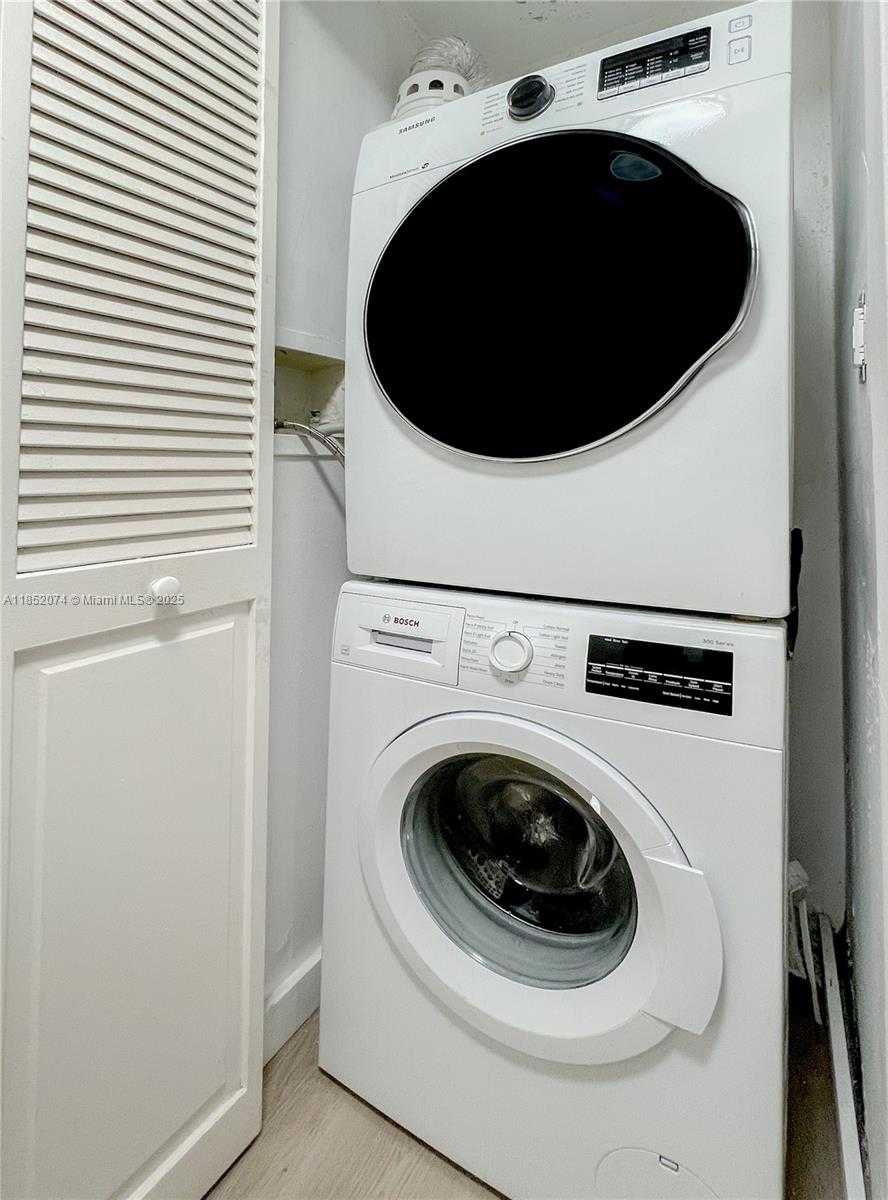 Small Image of 101 CRANDON BLVD #170, Key Biscayne Number 29