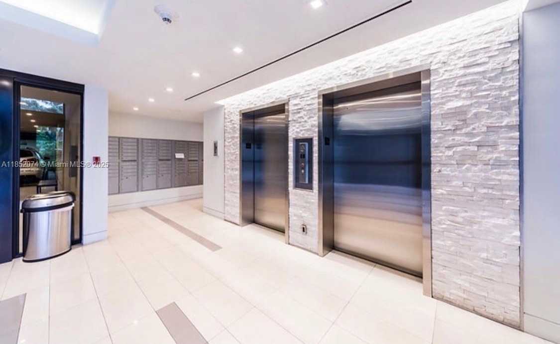 Small Image of 101 CRANDON BLVD #170, Key Biscayne Number 32