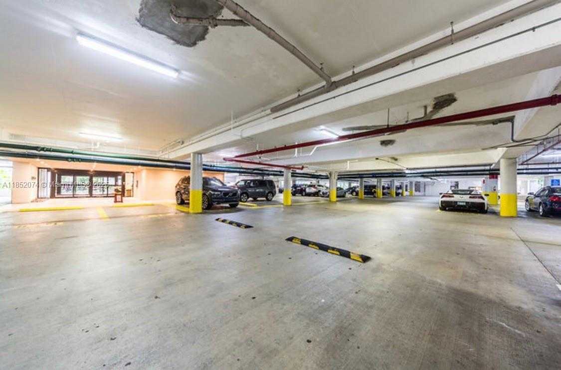Small Image of 101 CRANDON BLVD #170, Key Biscayne Number 34