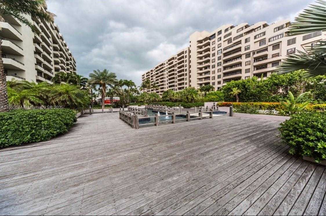 Small Image of 101 CRANDON BLVD #170, Key Biscayne Number 35