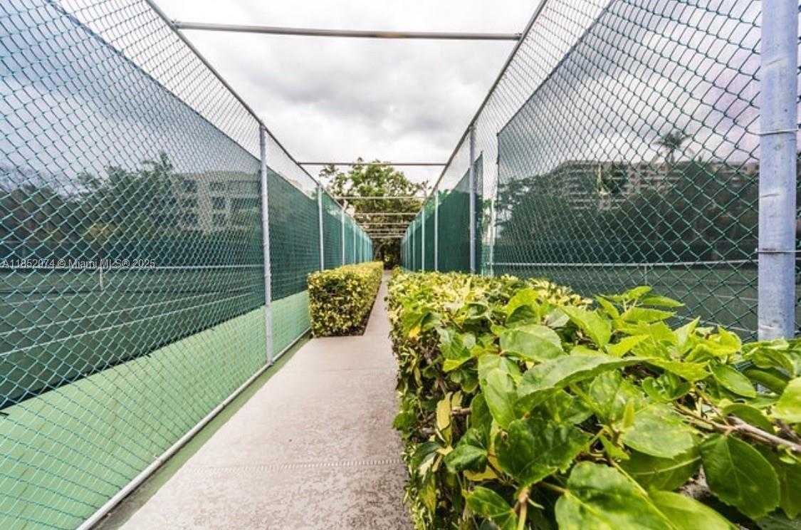 Small Image of 101 CRANDON BLVD #170, Key Biscayne Number 37