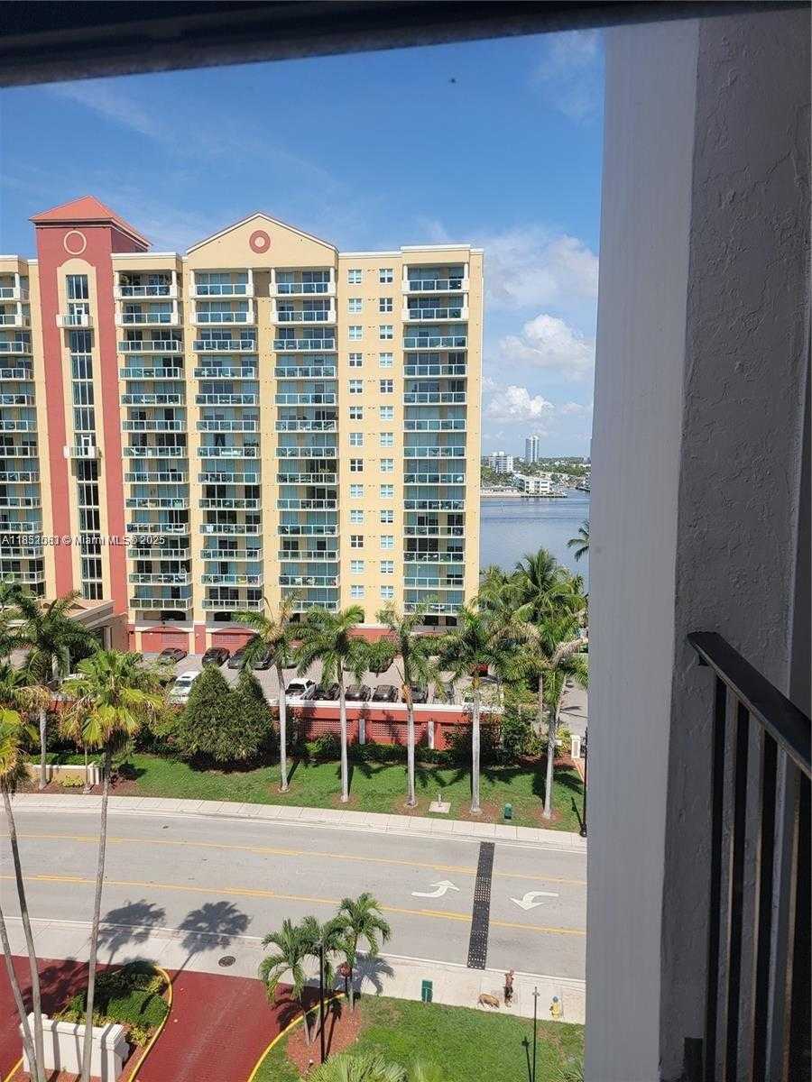 Small Image of 17021 NORTH BAY RD #1015, Sunny Isles Beach Number 10