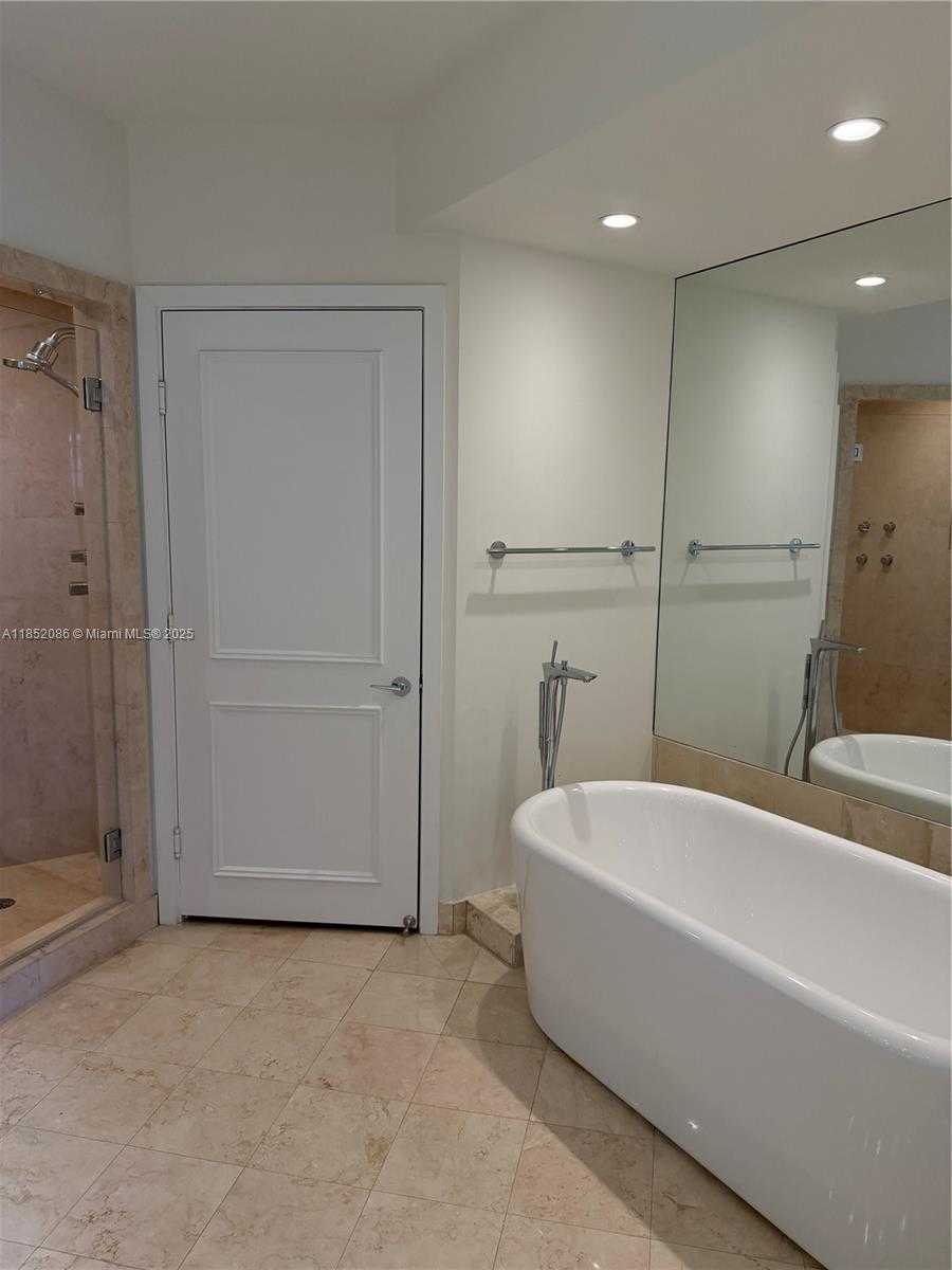 Small Image of 781 CRANDON BLVD #1604, Key Biscayne Number 15