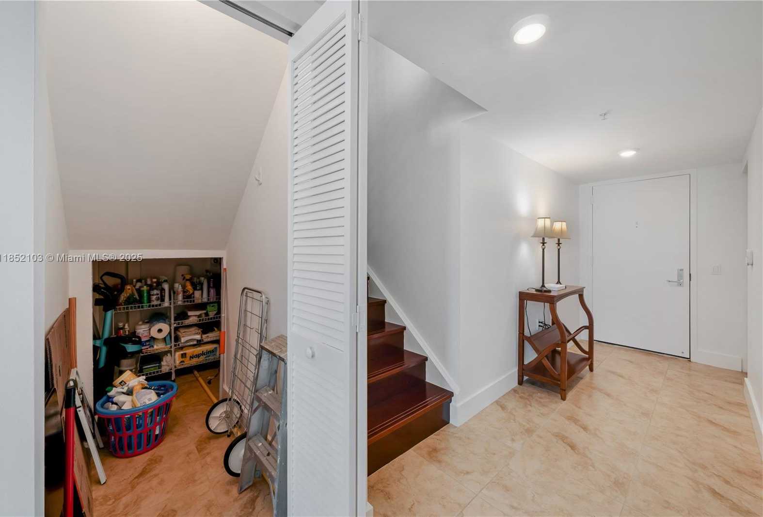 Small Image of 41 SOUTH EAST 5TH ST #1607, Miami Number 18