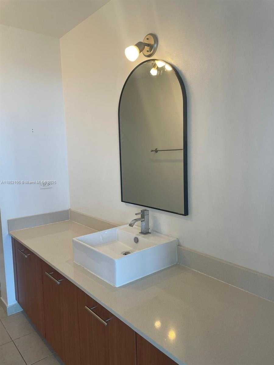 Small Image of 3301 NORTH EAST 1ST AVE #H2501, Miami Number 19