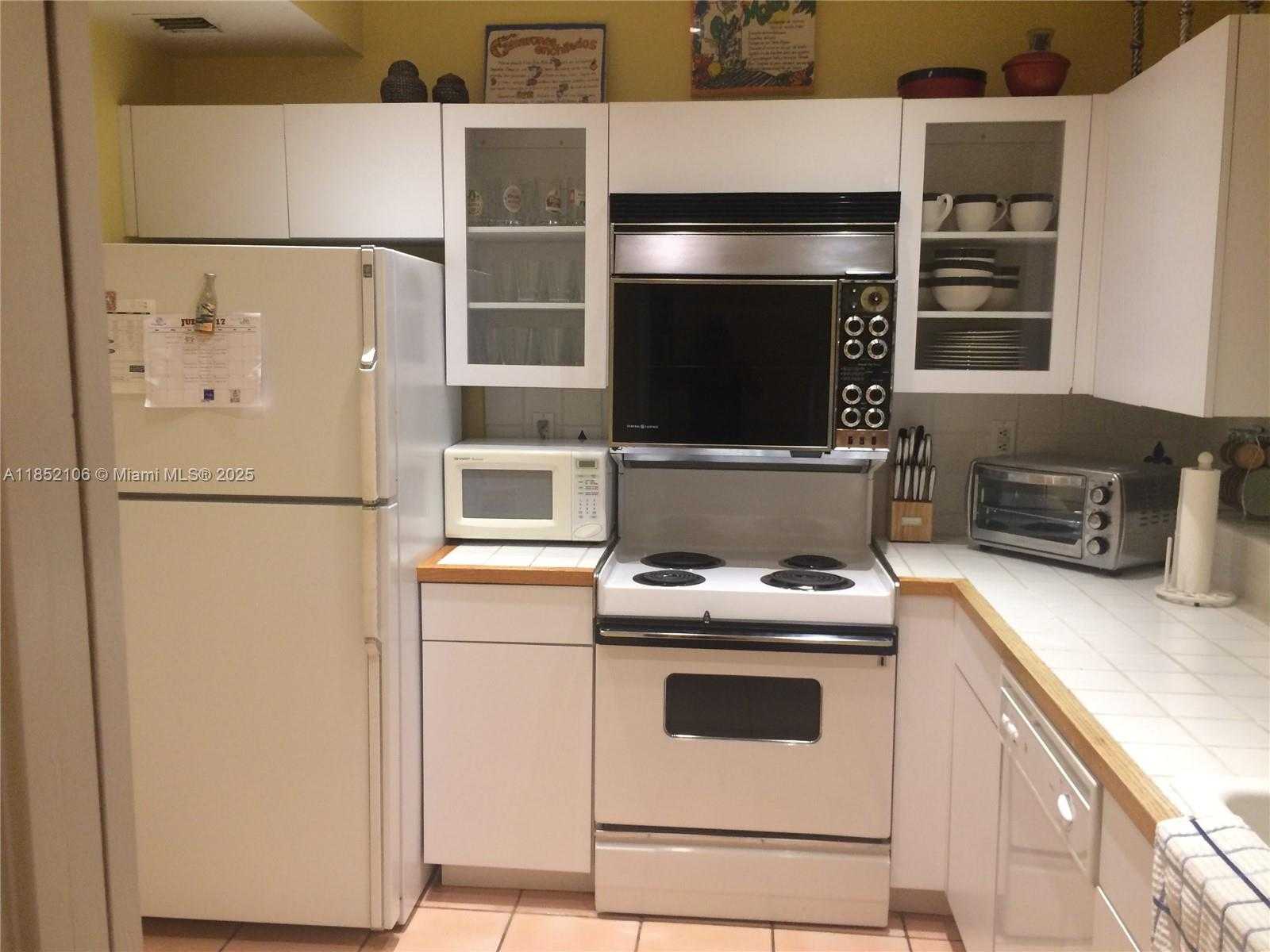 Small Image of 201 CRANDON BLVD #120, Key Biscayne Number 22