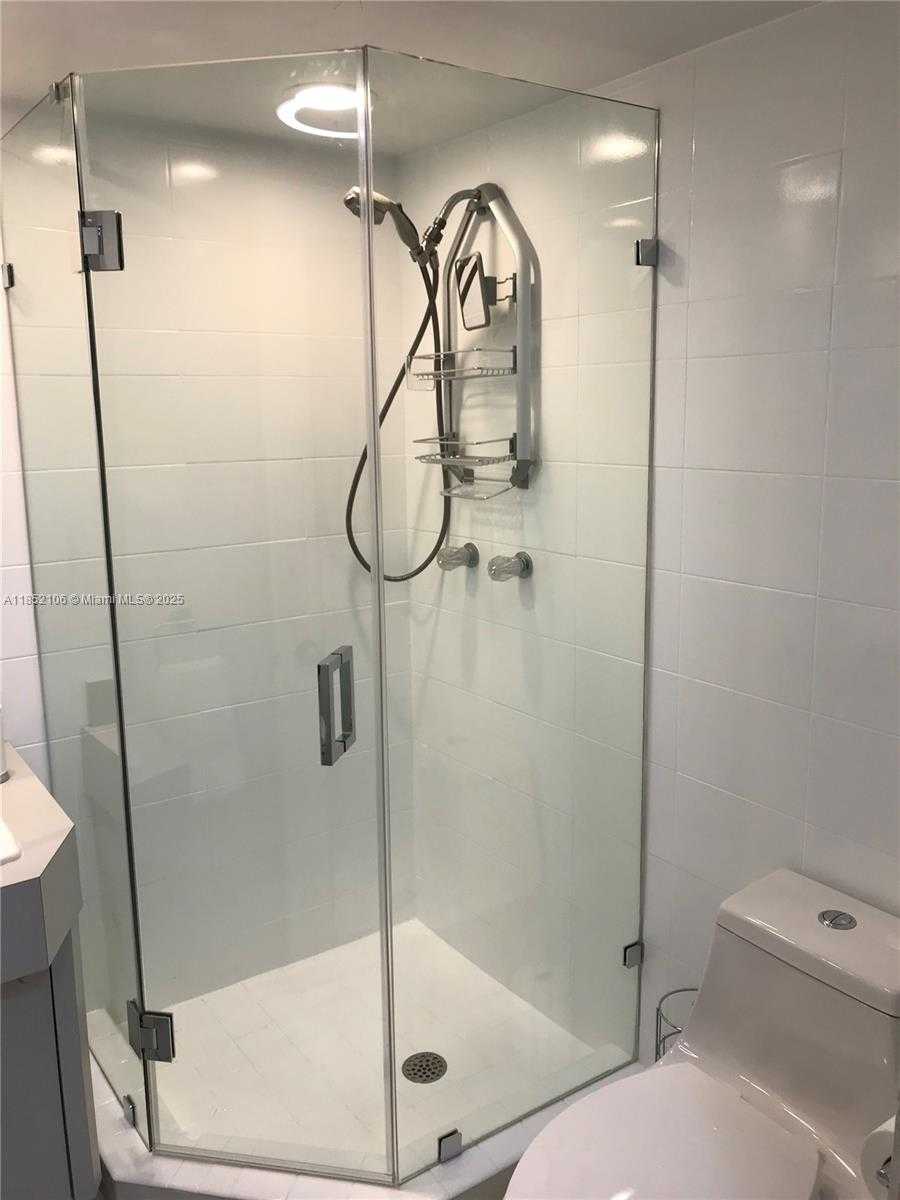 Small Image of 201 CRANDON BLVD #120, Key Biscayne Number 28