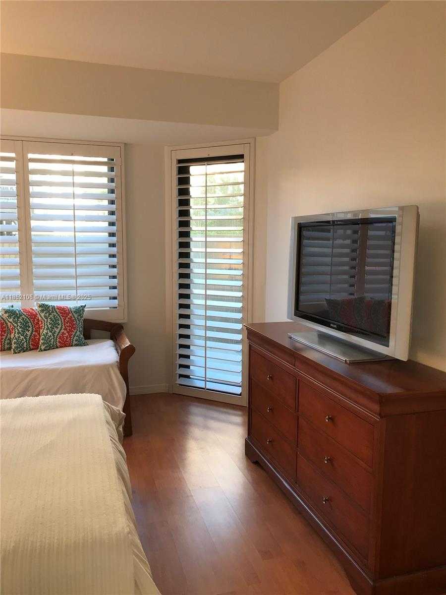 Small Image of 201 CRANDON BLVD #120, Key Biscayne Number 32