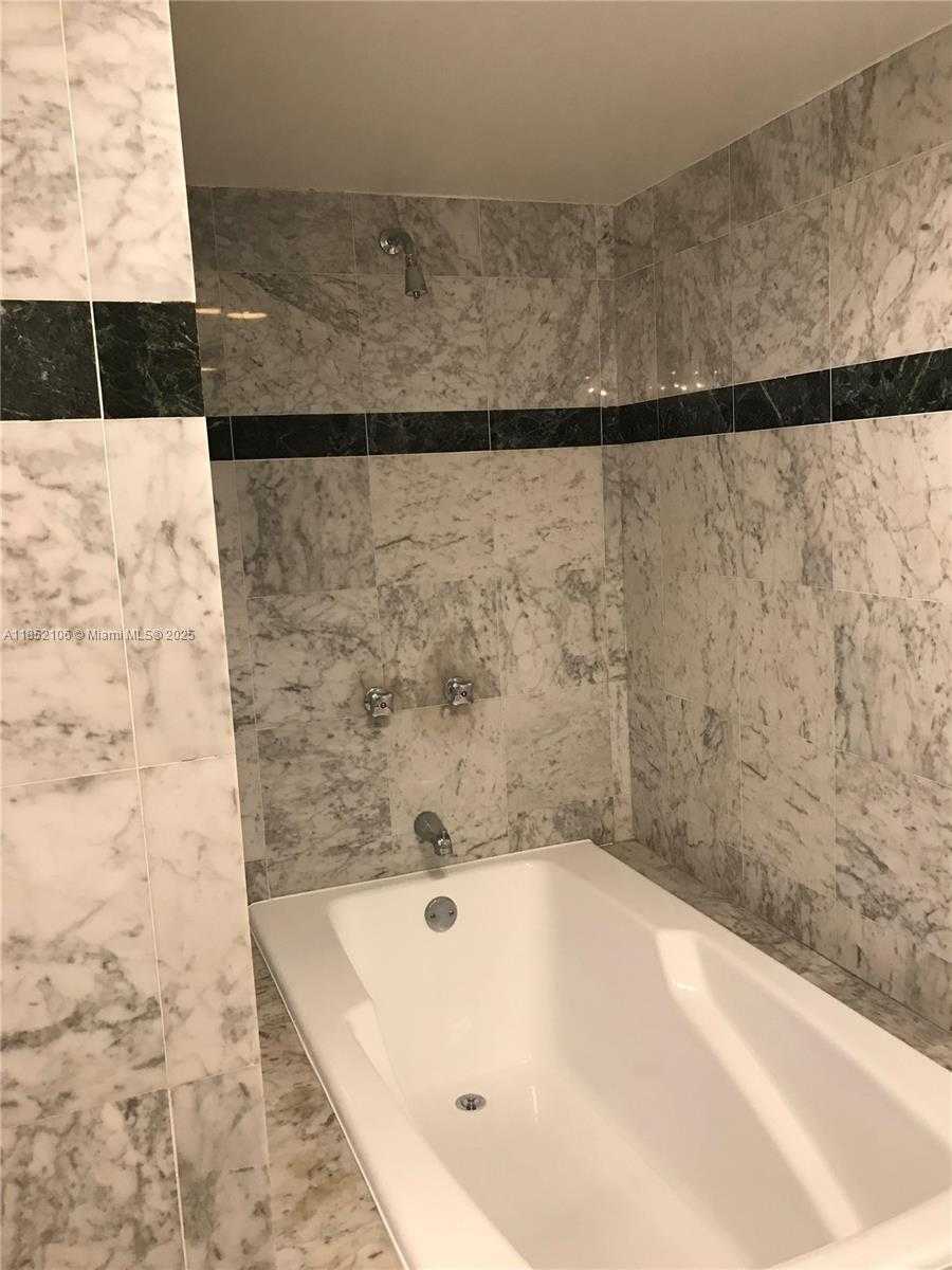 Small Image of 201 CRANDON BLVD #120, Key Biscayne Number 37