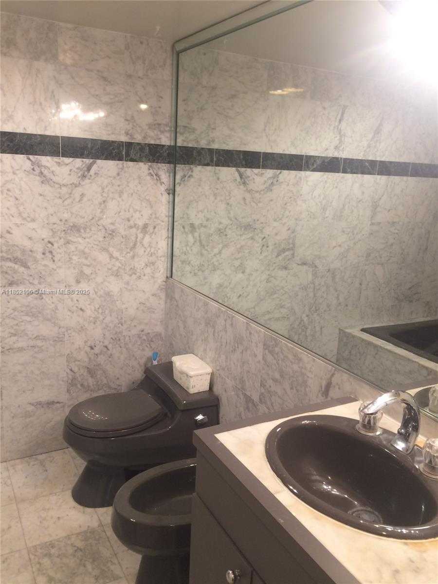 Small Image of 201 CRANDON BLVD #120, Key Biscayne Number 38