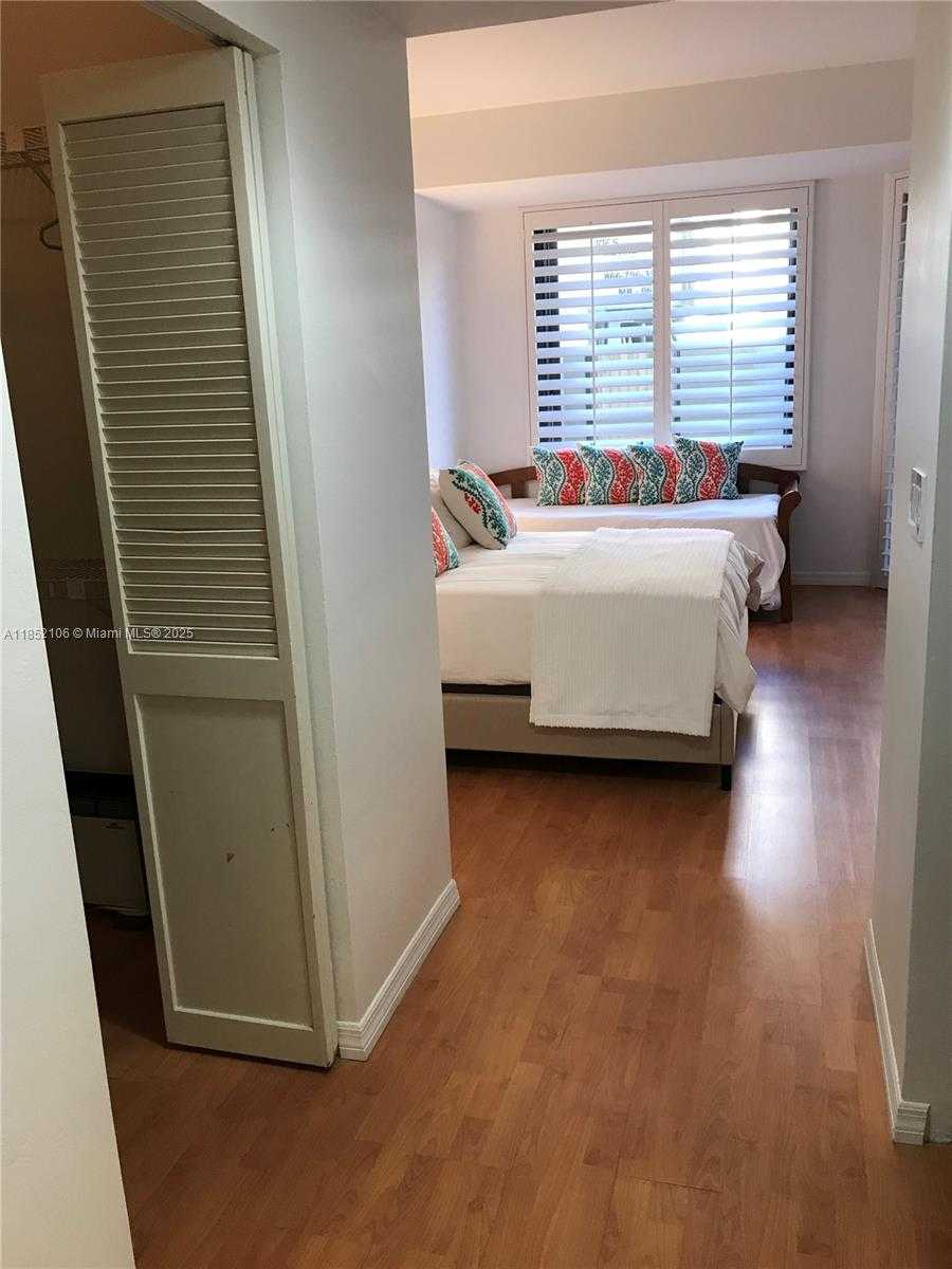 Small Image of 201 CRANDON BLVD #120, Key Biscayne Number 39