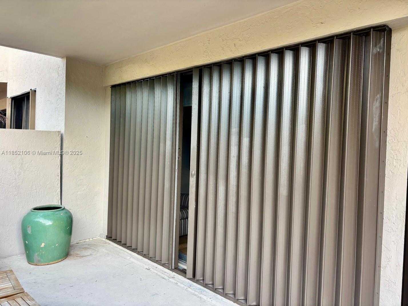 Small Image of 201 CRANDON BLVD #120, Key Biscayne Number 59