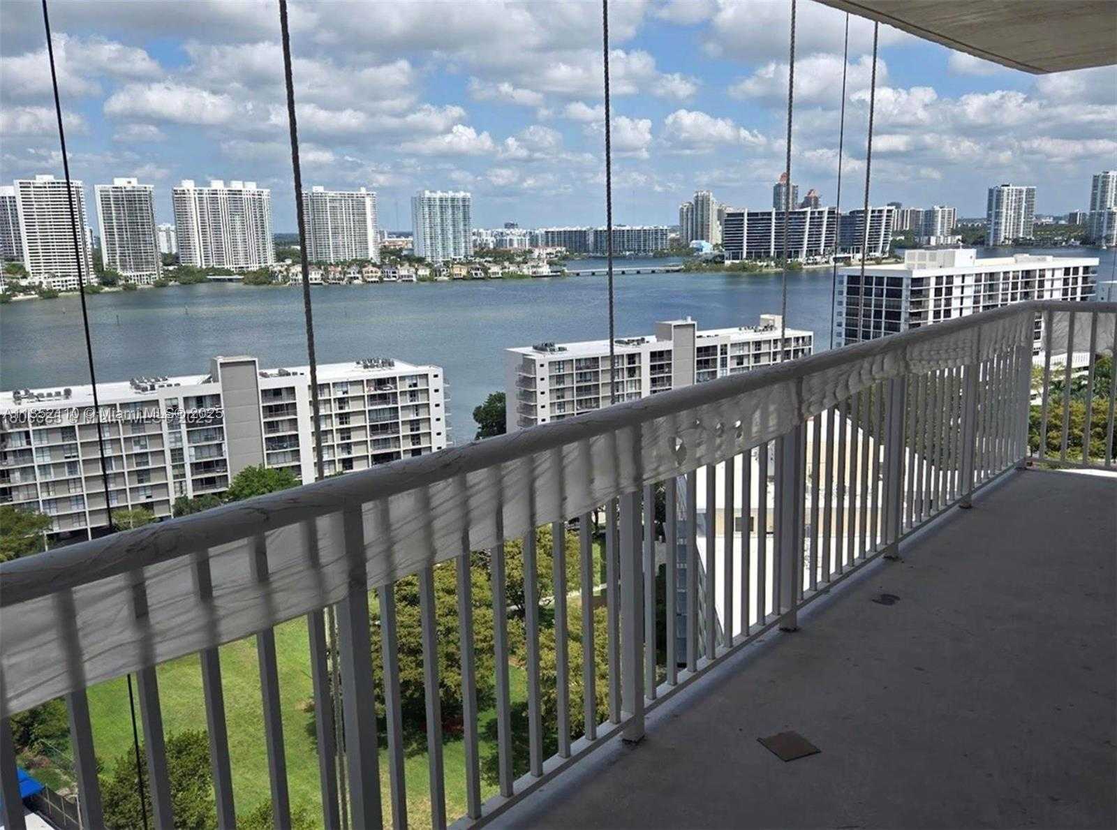 Small Image of 231 174TH ST #2020, Sunny Isles Beach Number 3