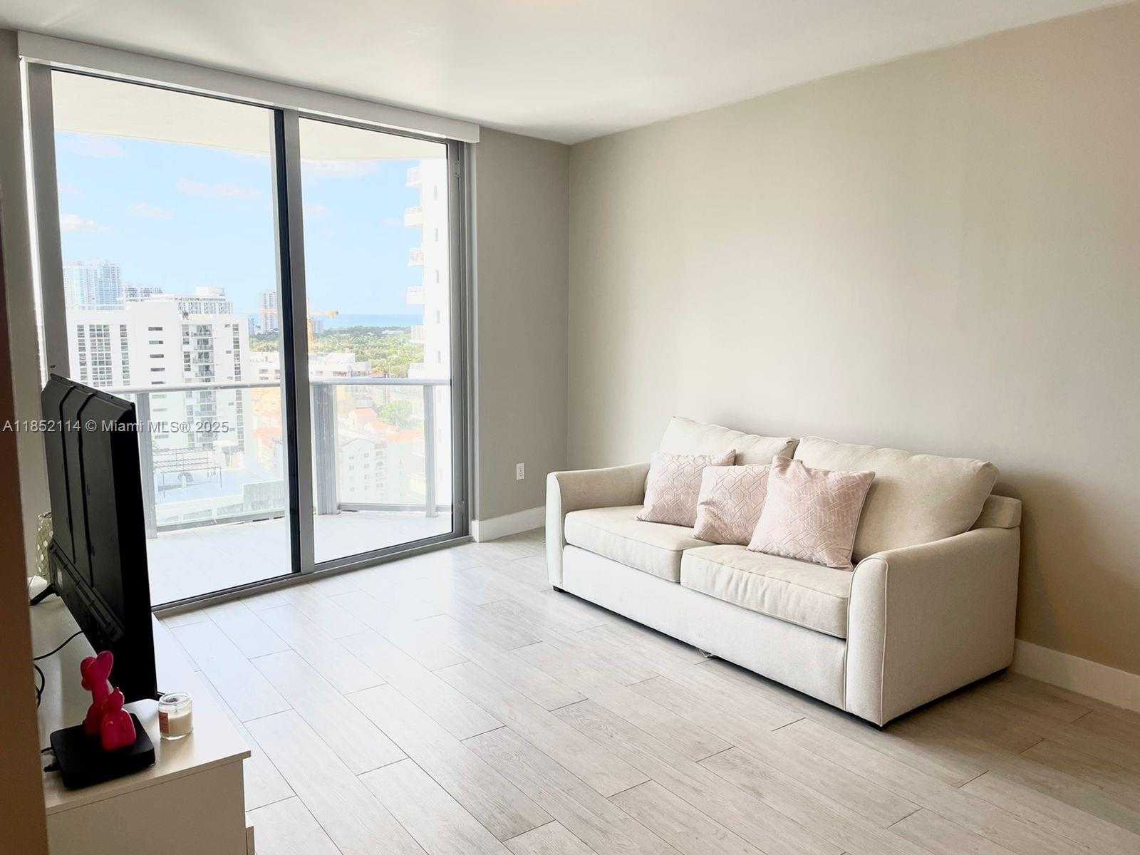 Small Image of 1010 SOUTH WEST 2ND AVE #1710, Miami Number 5
