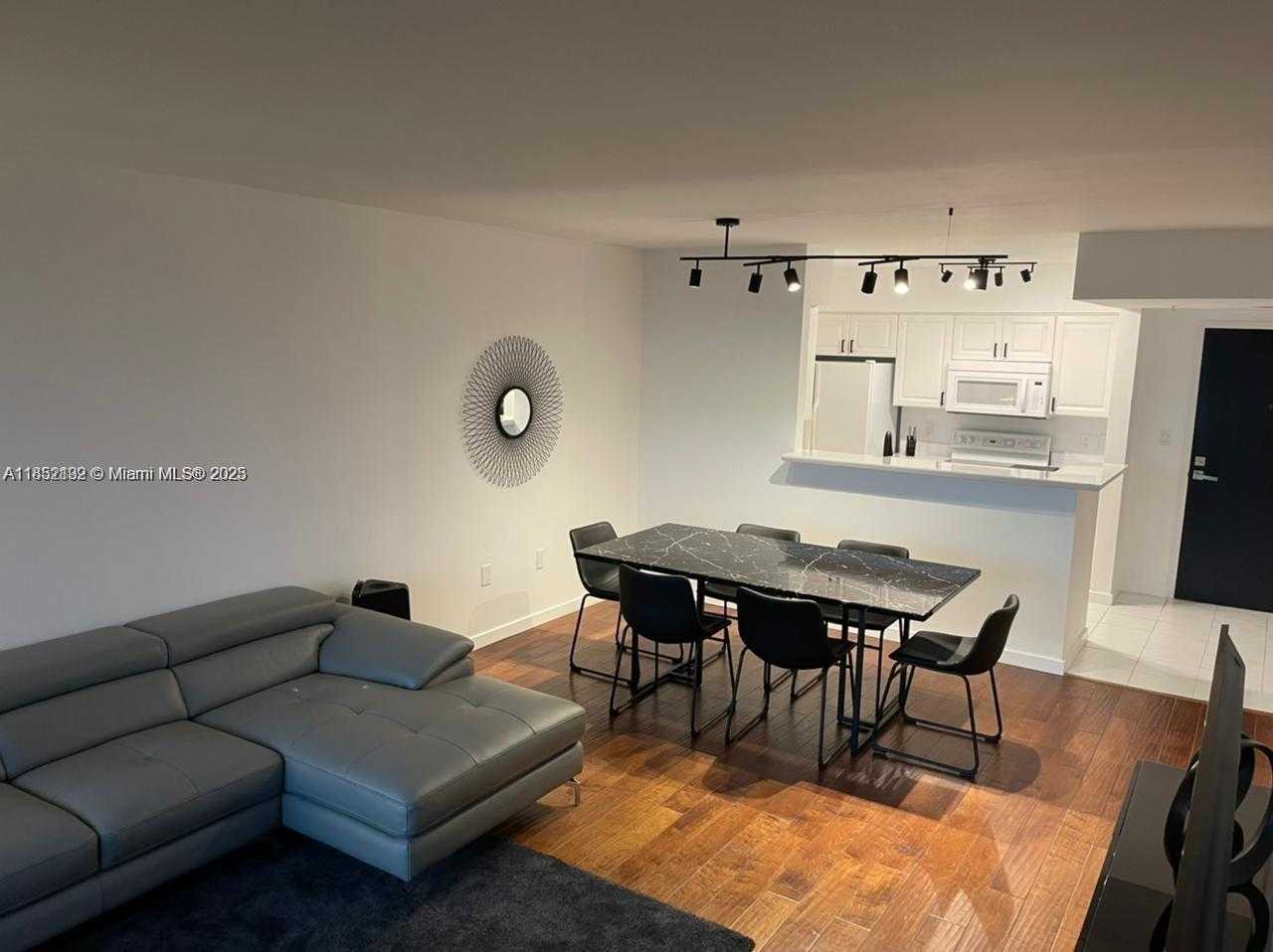 Small Image of 90 ALTON RD #908, Miami Beach Number 7