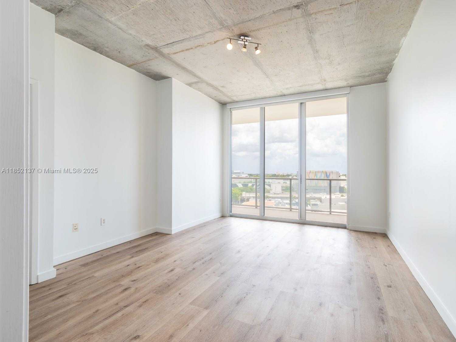 Small Image of 3470 EAST COAST AVE #H804, Miami Number 19
