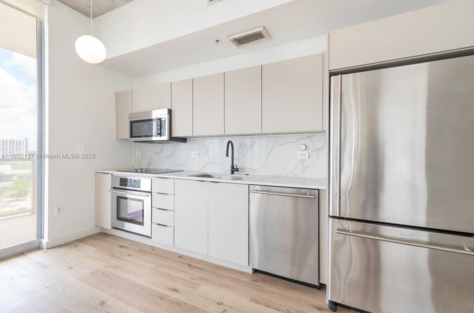 Small Image of 3470 EAST COAST AVE #H804, Miami Number 2
