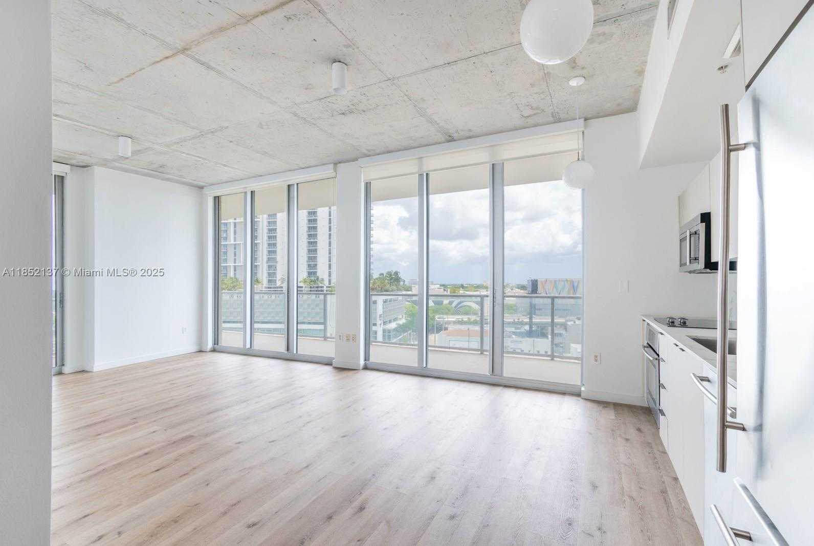 Small Image of 3470 EAST COAST AVE #H804, Miami Number 4