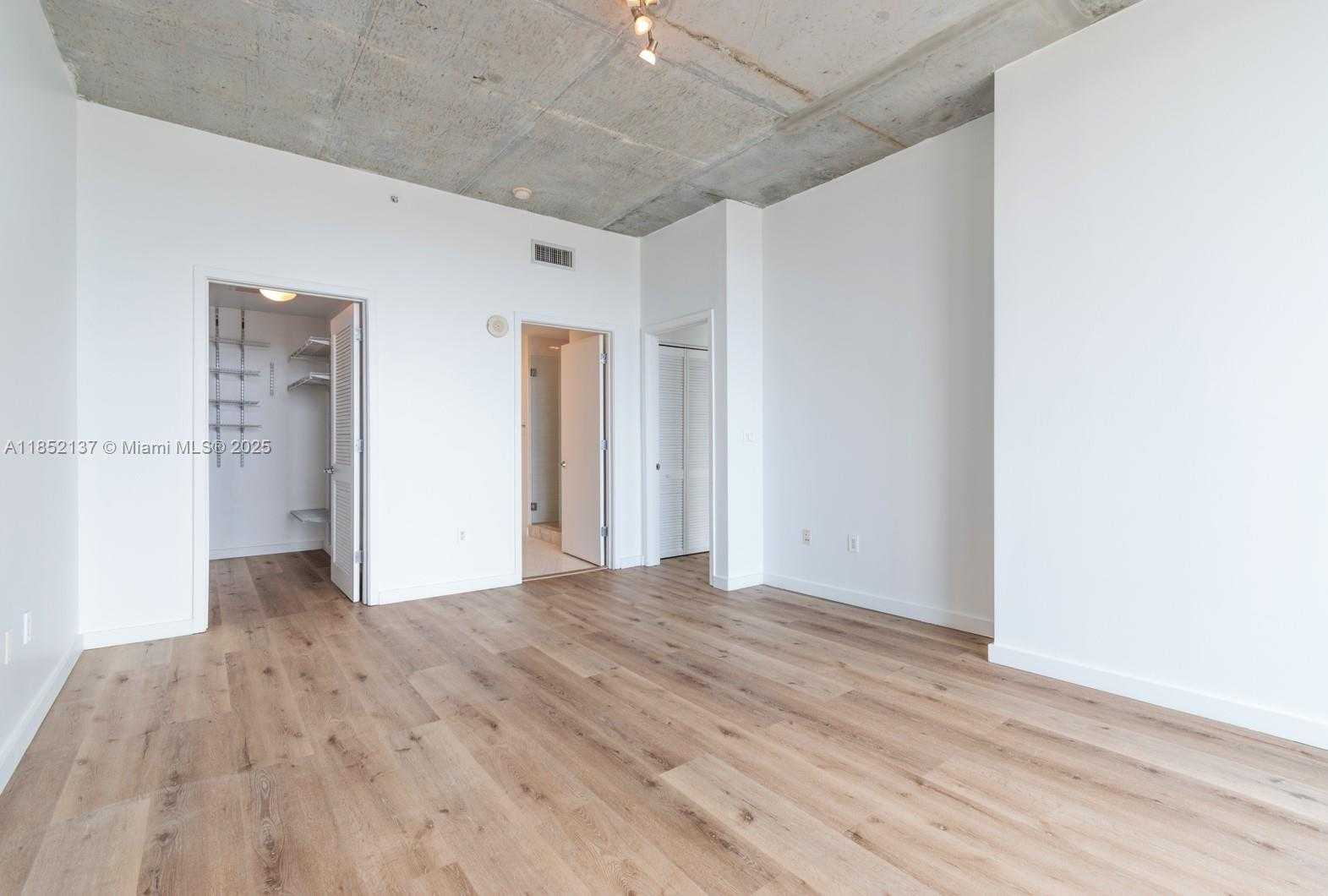 Small Image of 3470 EAST COAST AVE #H804, Miami Number 6