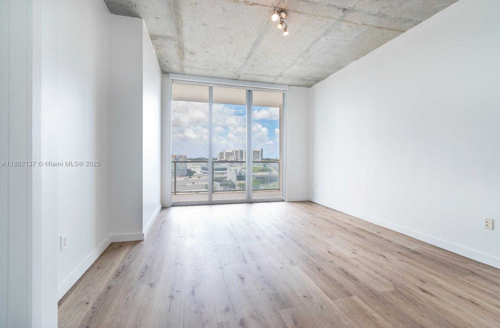 Small Image of 3470 EAST COAST AVE #H804, Miami Number 7