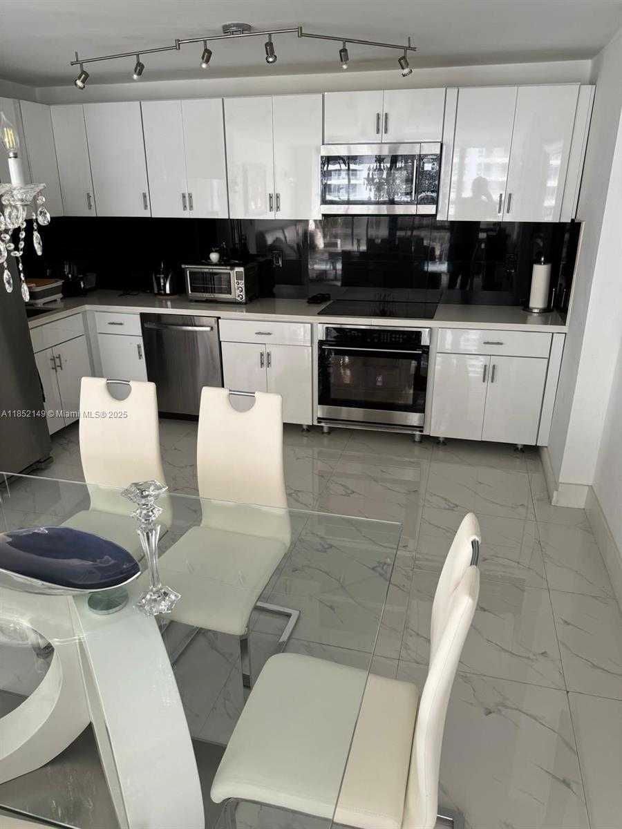 Small Image of 600 NORTH EAST 36TH ST #1903, Miami Number 9