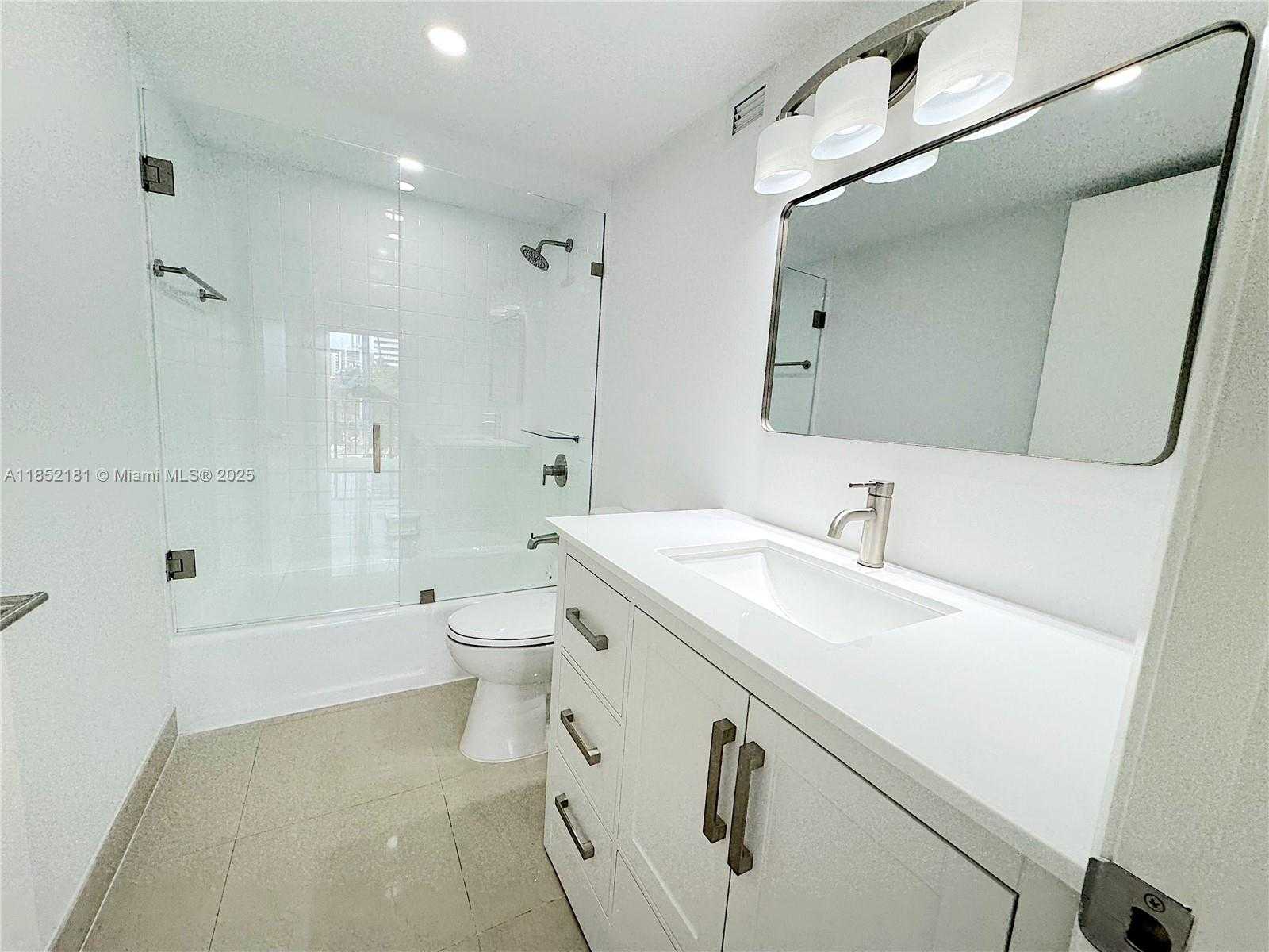 Small Image of 1865 BRICKELL AVE #A404, Miami Number 15