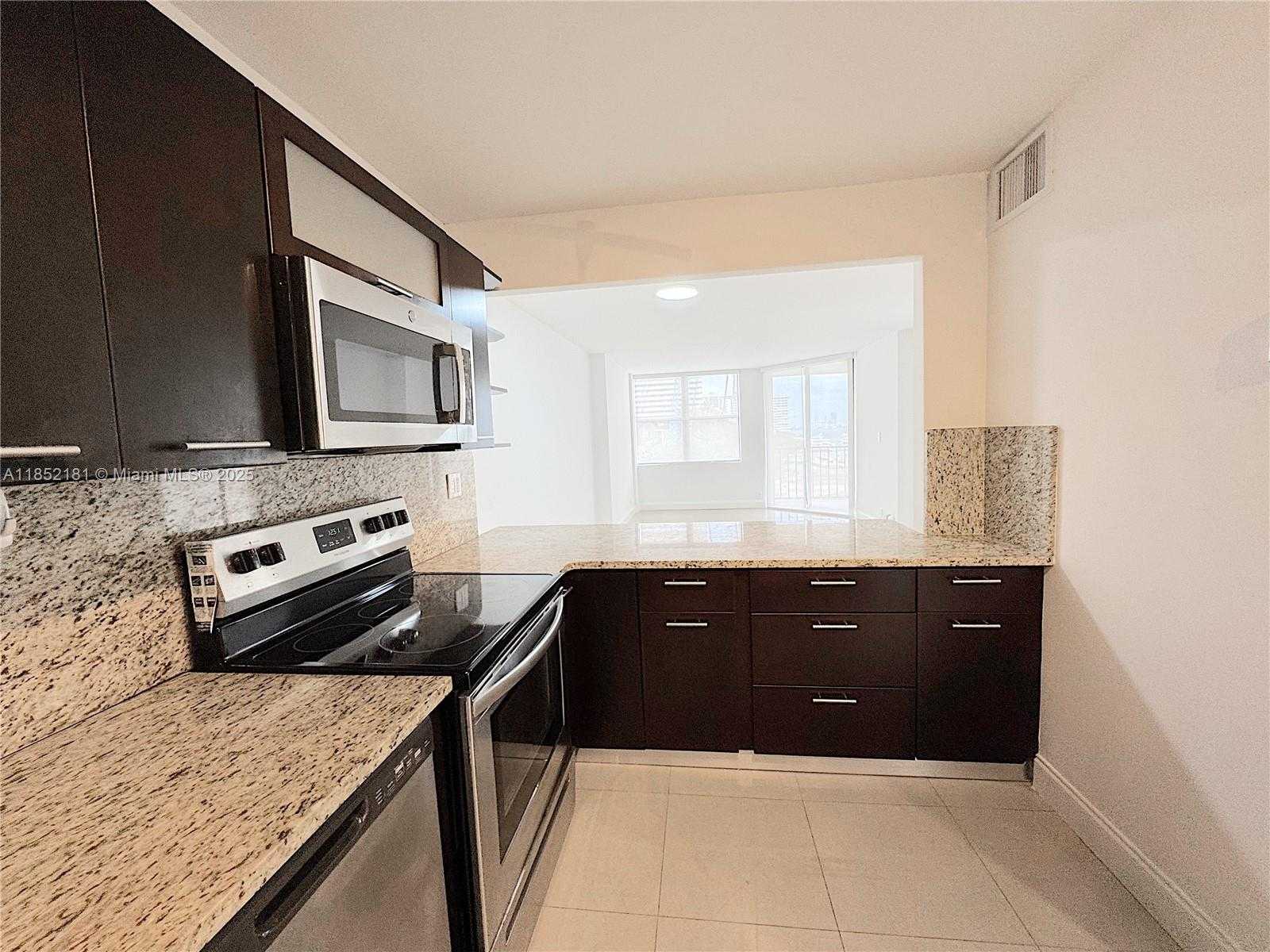 Small Image of 1865 BRICKELL AVE #A404, Miami Number 27