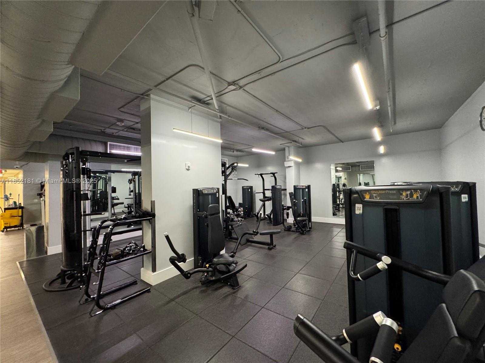 Small Image of 1865 BRICKELL AVE #A404, Miami Number 37