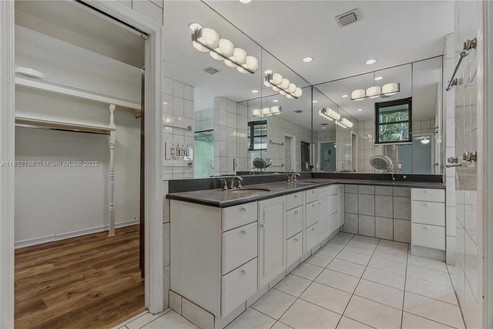 Small Image of 17900 SOUTH WEST 77TH AVE, Palmetto Bay Number 20